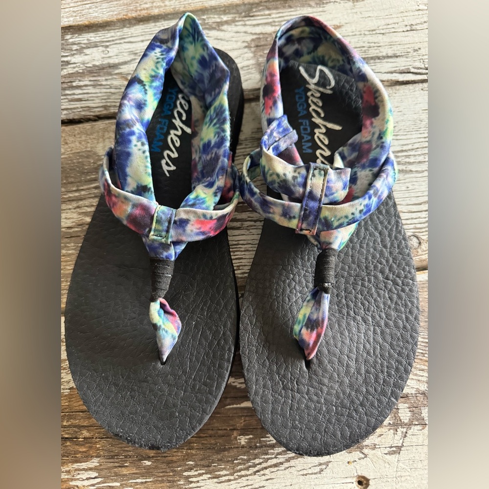 Skechers Cali Sandals W Size 8
Blue Purple Yoga Foam Meditation
Slingback